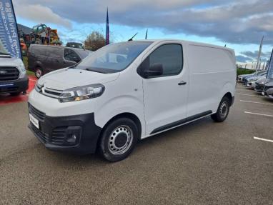 Voir le détail de l'offre de cette CITROEN Jumpy Fg M 2.0 BlueHDi 120ch S&S Driver de 2021 en vente à partir de 290.15 €  / mois