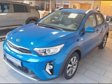 Voir le détail de l'offre de cette KIA Stonic 1.0 T-GDi 100ch MHEV Active iBVM6 de 2021 en vente à partir de 14 799 € 