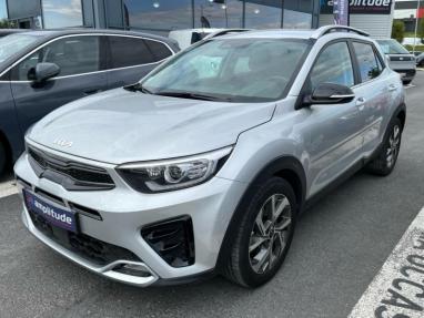 Voir le détail de l'offre de cette KIA Stonic 1.0 T-GDi 120ch MHEV GT Line de 2023 en vente à partir de 20 799 €